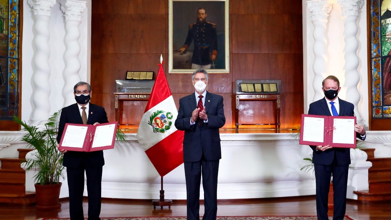 Southern Perú firma convenio para apoyar vacunación contra la COVID-19 en cinco regiones del país