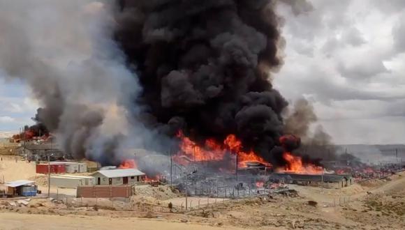 Cerca de 500 personas ingresaron a las instalaciones de la empresa Apumayo y causaron destrozos en la mina aurífera. (Foto: Coracora TV)