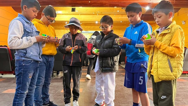 Electrocentro presente en campeonato del Cubo Rubik “Huancayo Sumer 2023”