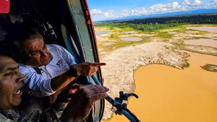 Minería ilegal Premier Adrianzen